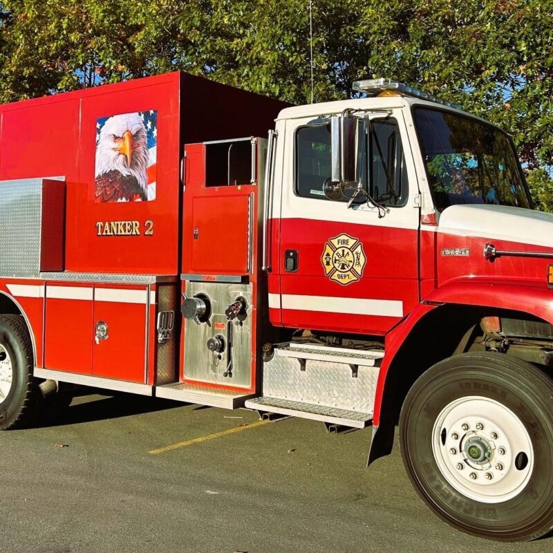 2001 Freightliner 3000 Gallon Tanker