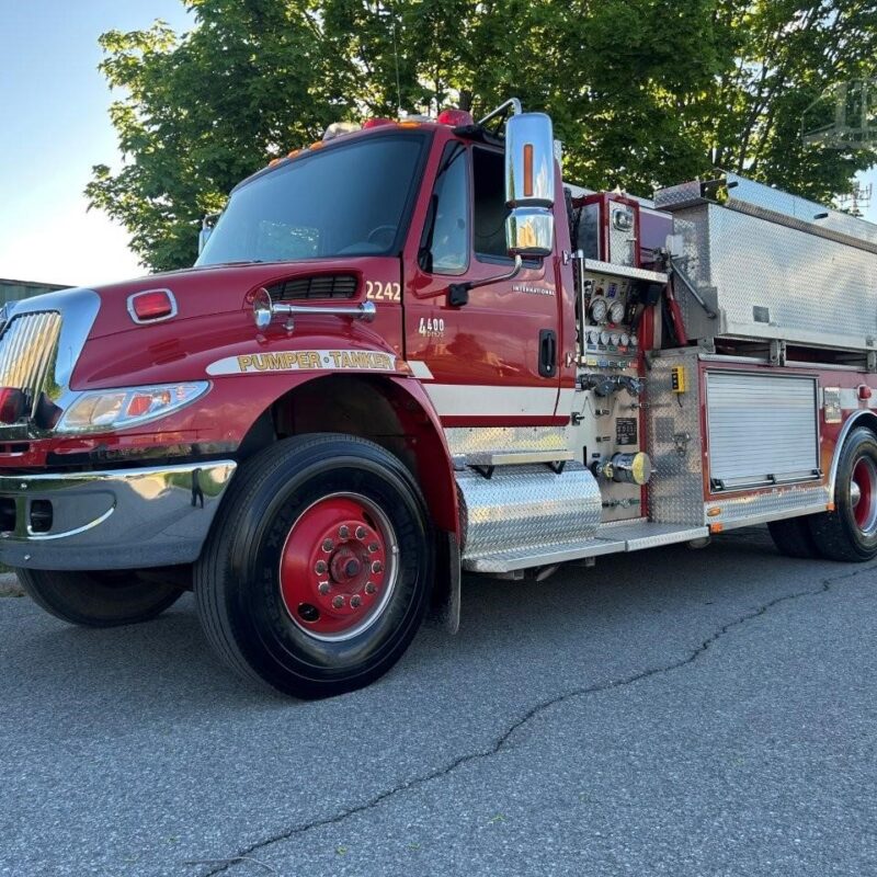 2006 International 2000 Gallon Tanker
