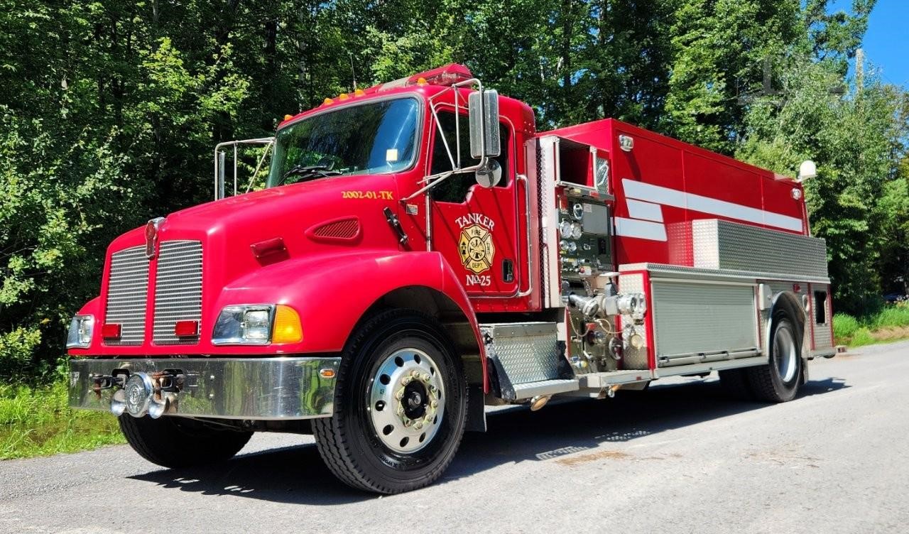 2003 Kenworth 2000 Gallon Tanker - Image 2